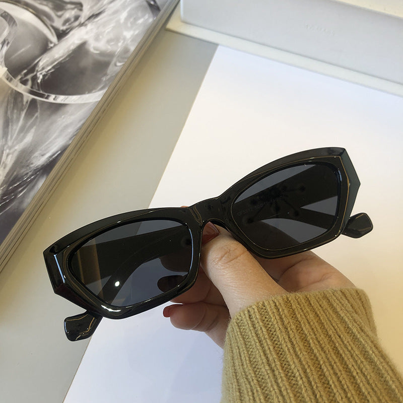 Wholesale Personalized retro versatile small frame fashionable cat-eye sunglasses